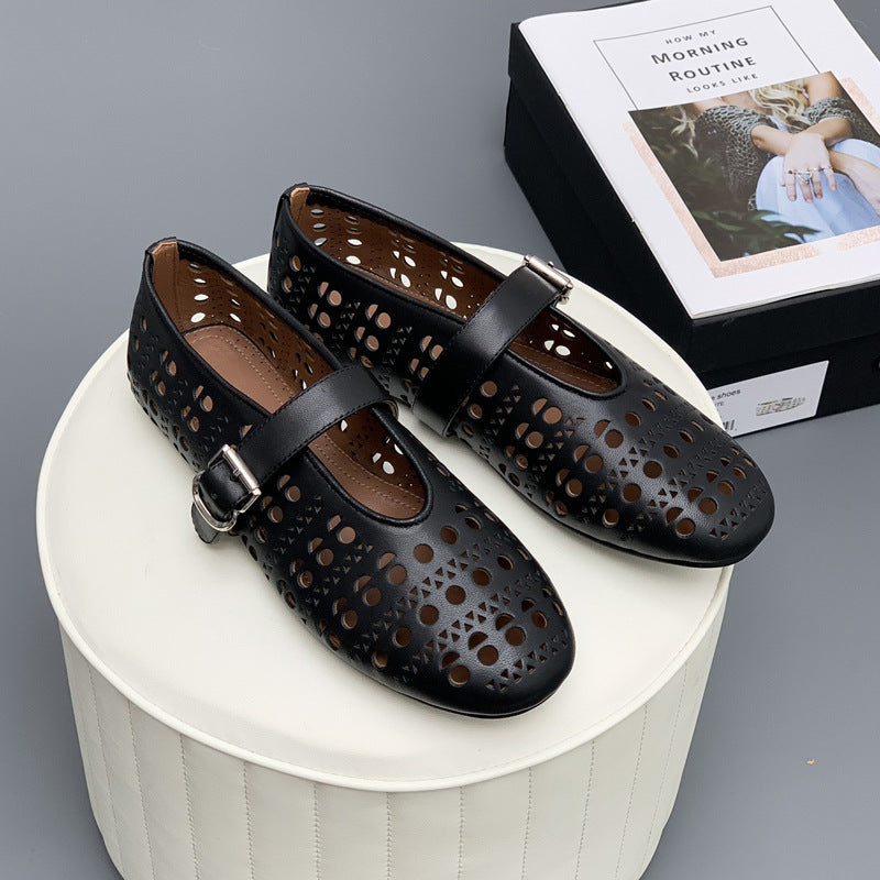 Damen Modische Slipper mit dekorativem Lochmuster