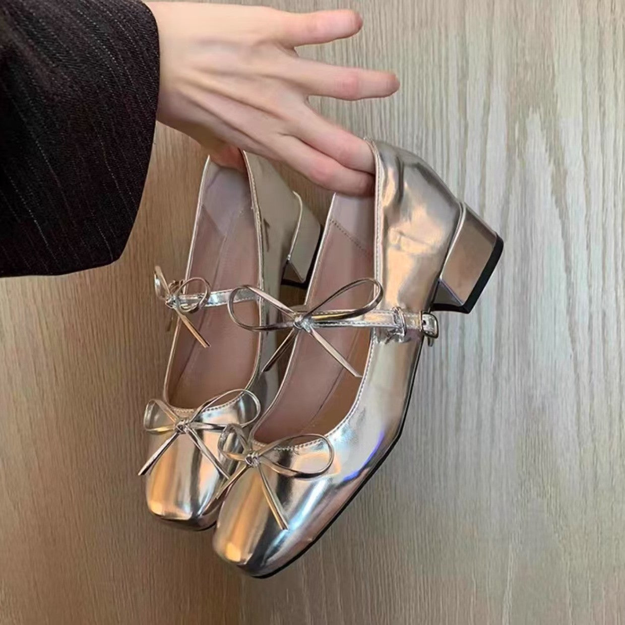 Damen elegante Ballerinas mit glänzender Oberfläche und niedlichem Schleifendetail R&B