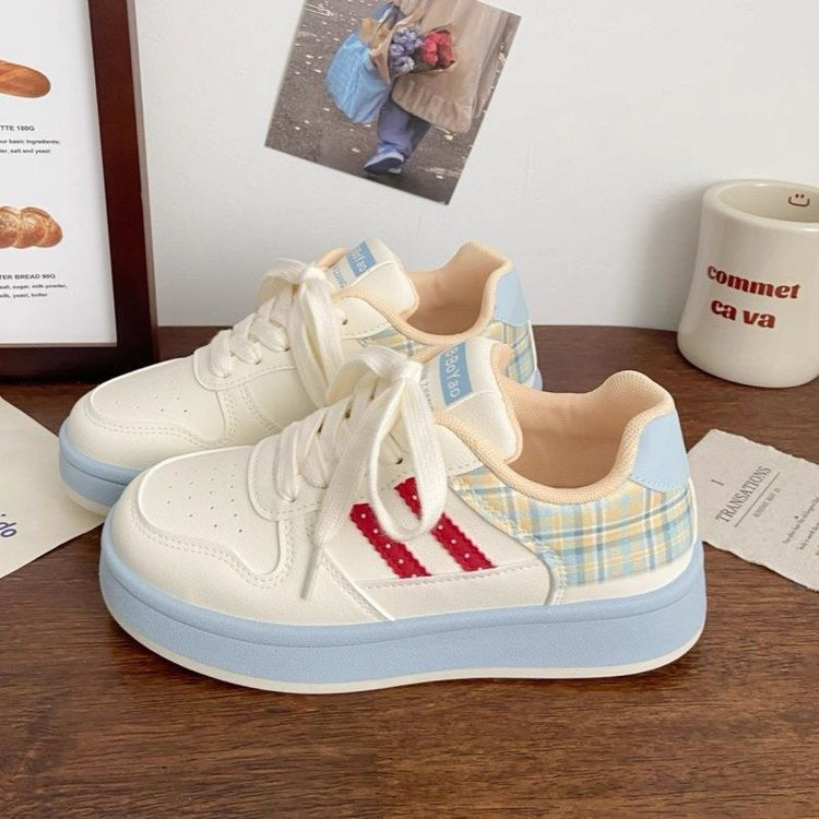 Damen modische und bequeme Sneakers im verzierten Design R&B