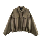 Damen nan oversized kurze Utility-Blousonjacke mit Hemdkragen, großen aufgesetzten Pattentaschen und tailliertem Bündchen R&B
