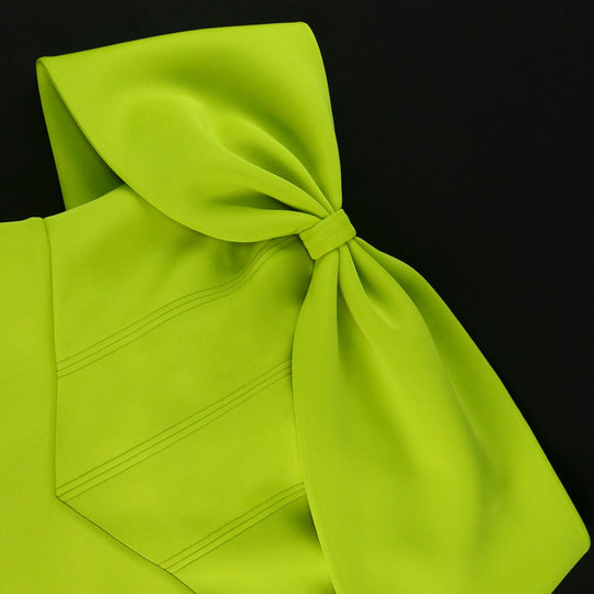 Damen elegantes Minikleid mit asymmetrischem Schnitt und voluminösem Überwurf R&B