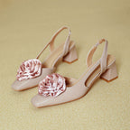 Damen Slingback-Pumps mit floralen Satin-Applikationen und komfortablem Blockabsatz