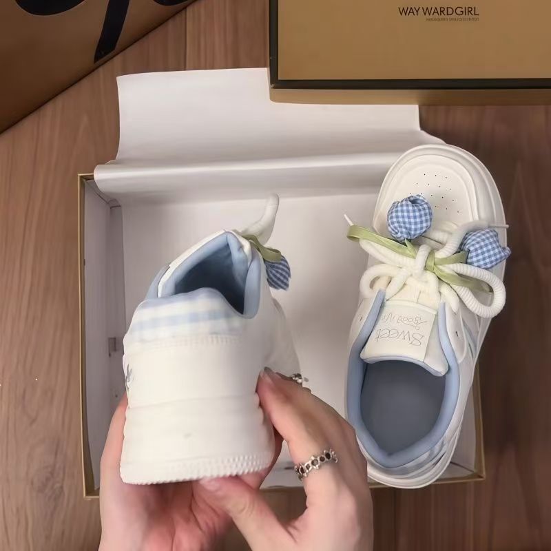 Damen Sneakers mit verspieltem Design und dekorativen Schleifen von R&B