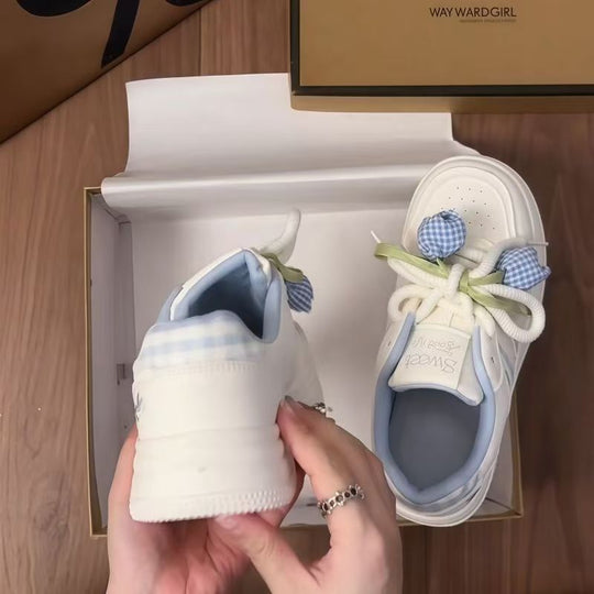 Damen Sneakers mit verspieltem Design und dekorativen Schleifen von R&B