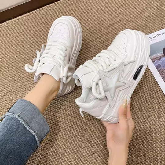 Damen modische Sneakers mit auffälliger Sternenapplikation und komfortabler Dämpfung R&B