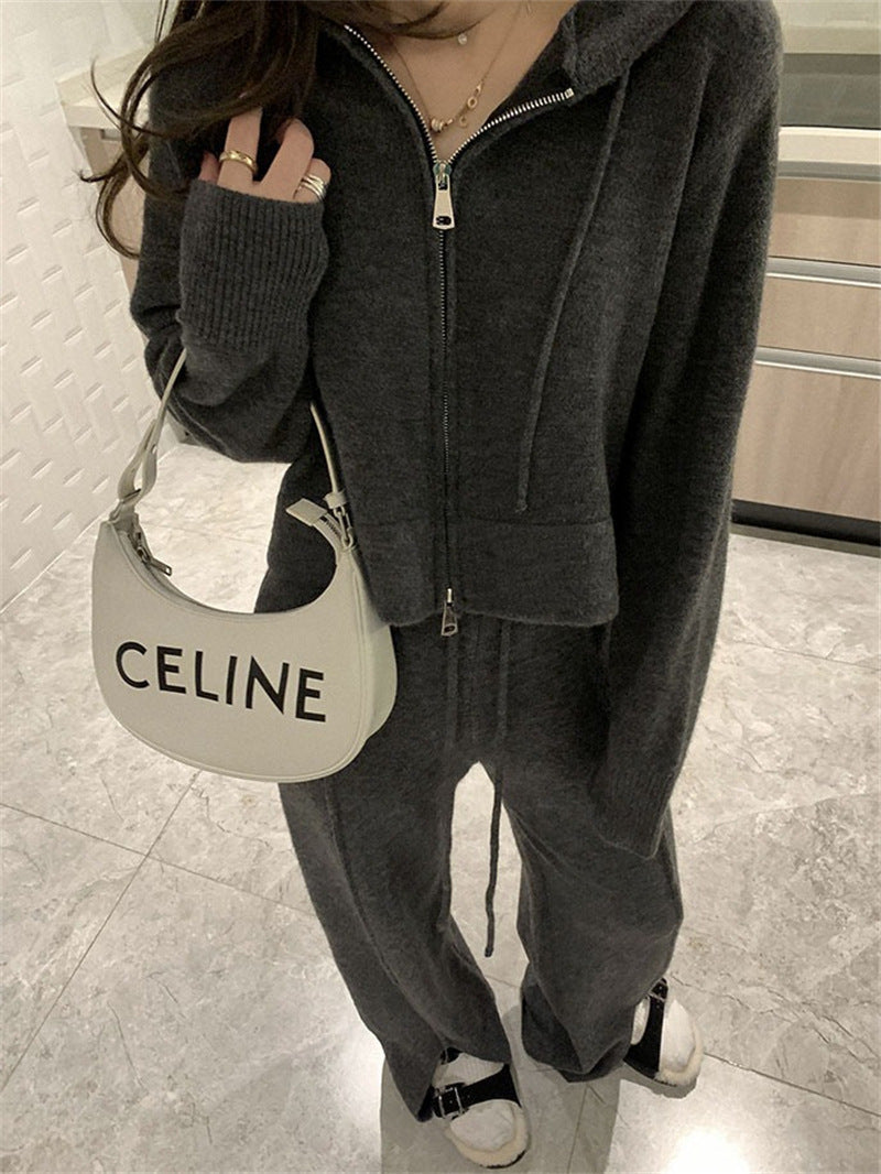 Damen lässiges Freizeit-Ensemble mit Kapuzenoberteil und weitem Bein