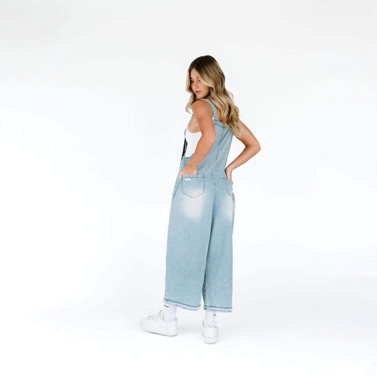 Damen Latzhose mit modischen Destroyed-Details und weitem Schnitt R&B