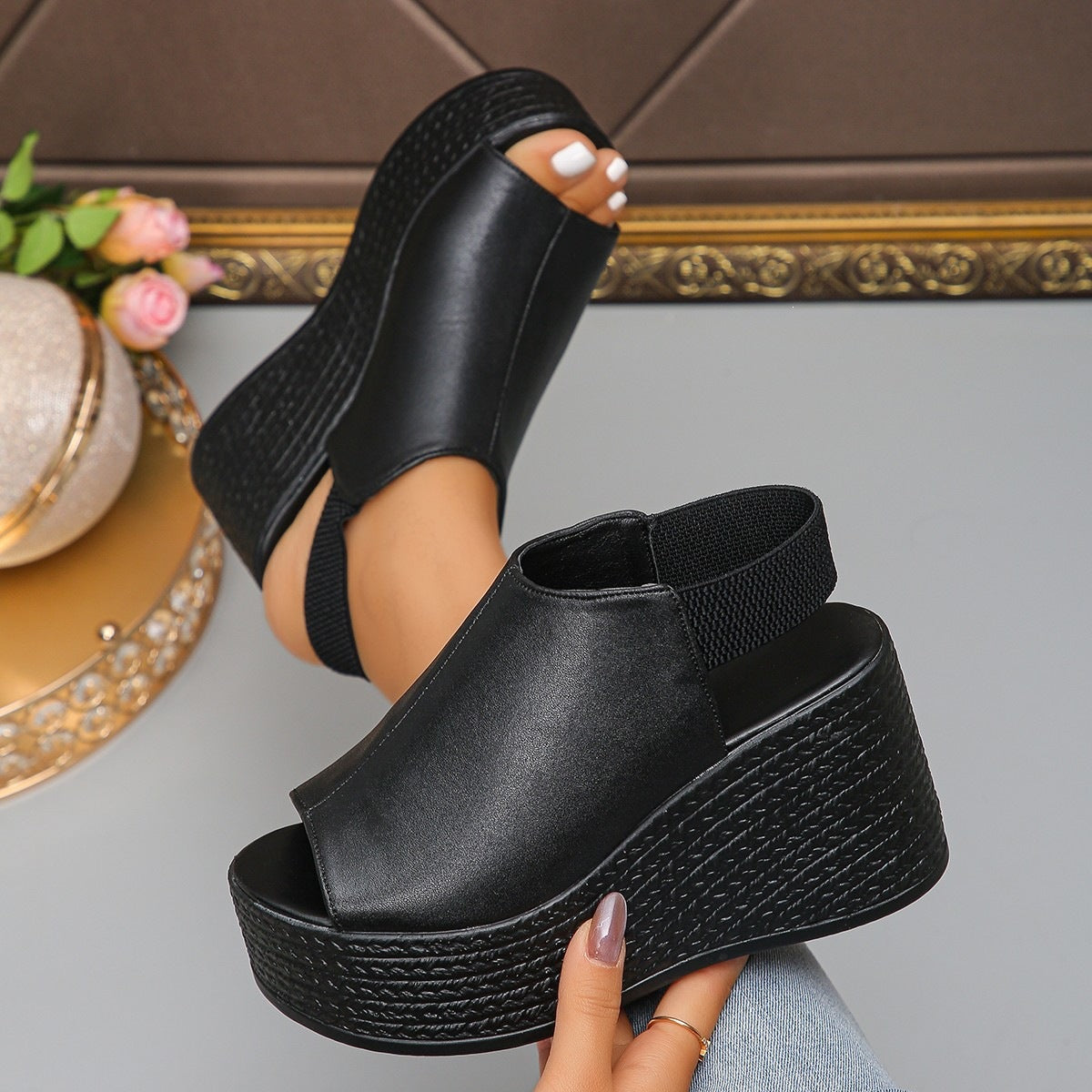 Damen Plattform-Pantoletten mit elegantem offener Zehenpartie und modischem Riemendesign