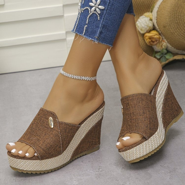 Damen Wedge-Pantoletten mit stylischem Textil-Obermaterial und dekorativem Schmuckdetail R&B