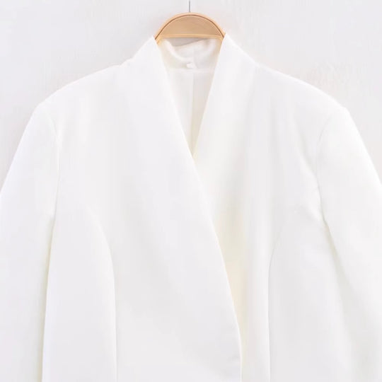 Damen Elegante Blazerjacke mit asymmetrischem Schnitt und modernen Details R&B