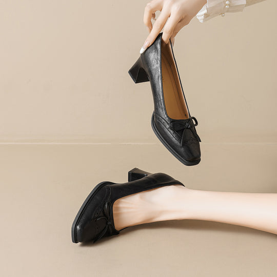 Damen elegante Pumps mit modischer Schleife und klassischer Perforation R&B