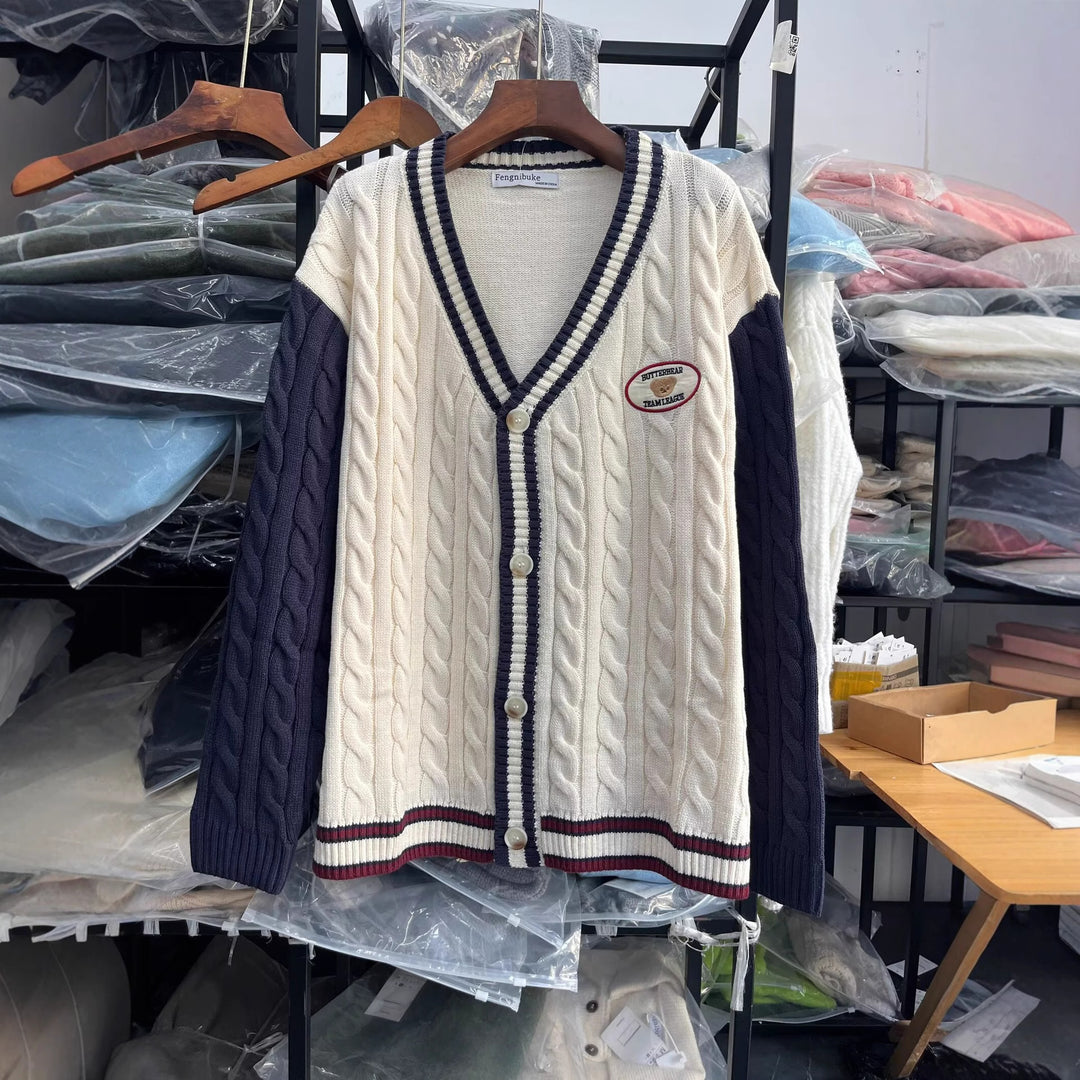 Damen Strickcardigan mit V-Ausschnitt und raffiniertem Muster R&B