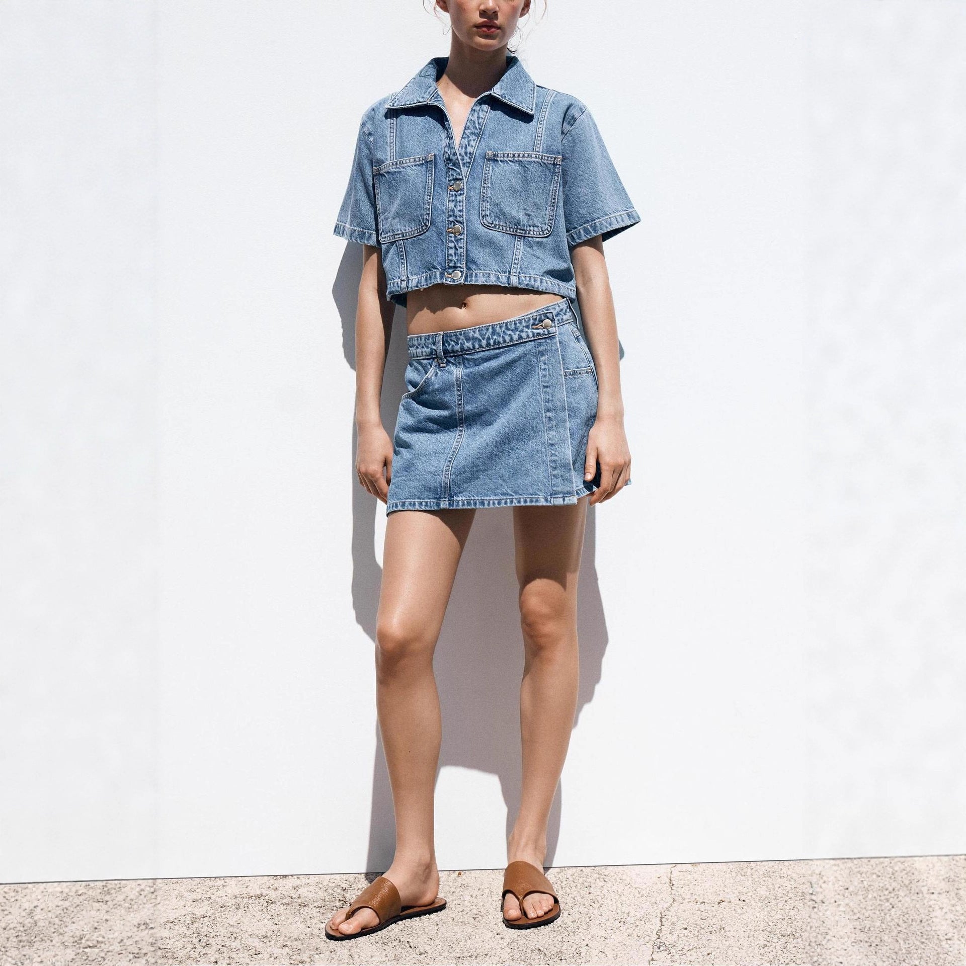 Damen Denim-Crop-Jacke mit praktischen Taschen und modernem Design R&B