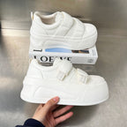Damen Sneakers mit praktischem Klettverschluss und trendiger Plateausohle R&B