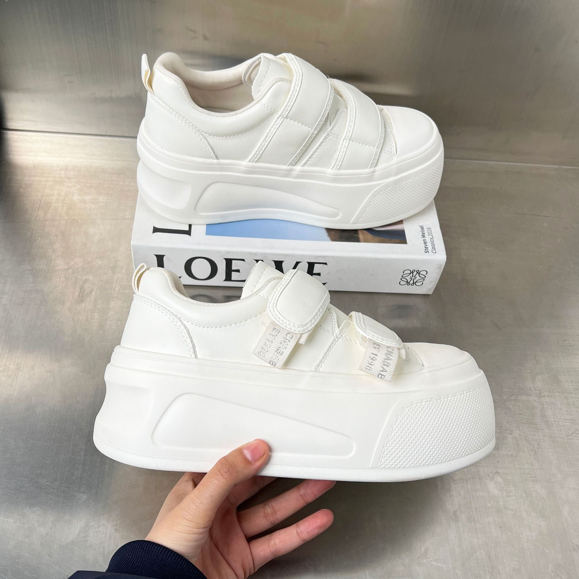 Damen Sneakers mit praktischem Klettverschluss und trendiger Plateausohle R&B