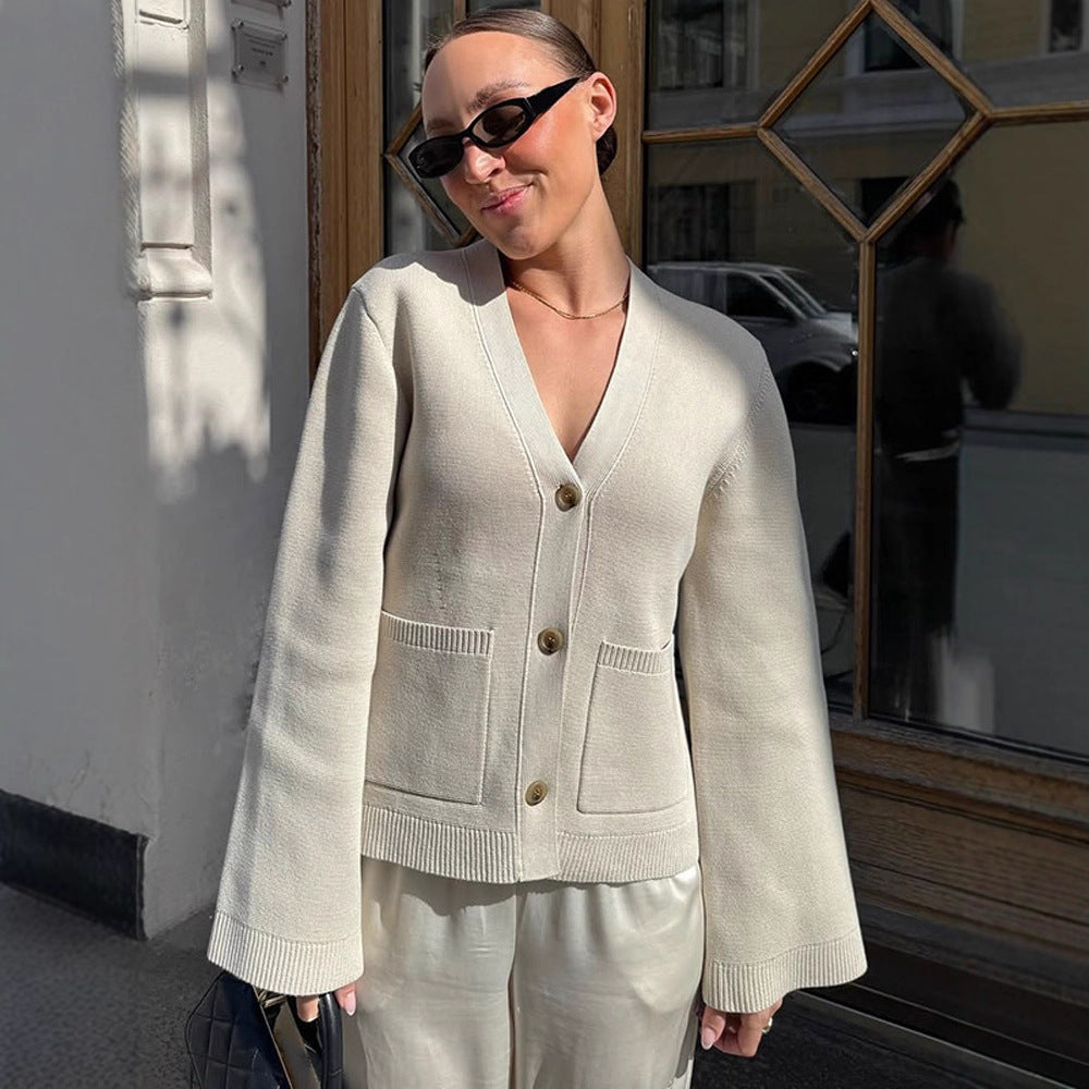 Damen lässige Strickjacke mit weitgeschnittenen Ärmeln und Knopfdetail R&B