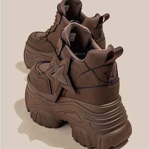 Damen Sportliche Plateau-Sneaker mit markantem Sternapplikation R&B