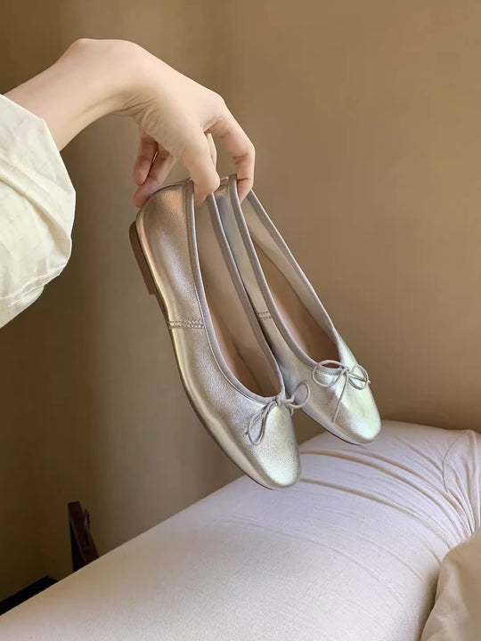 Damen Elegante Ballerinas mit schimmerndem Metallic-Finish und zierlichem Schleifenakzent R&B
