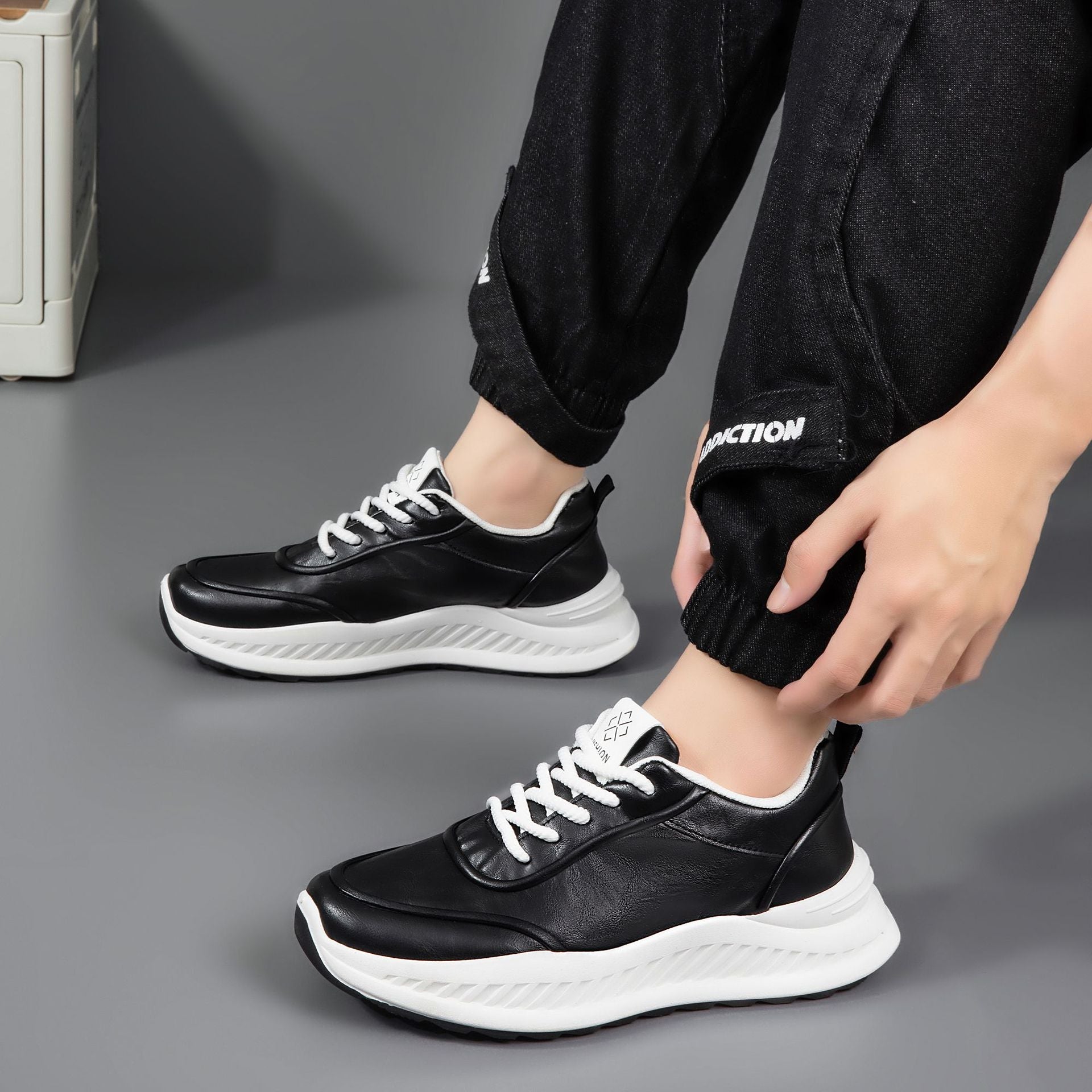 Damen Sneaker aus hochwertigem Leder mit dämpfender Sohle R&B