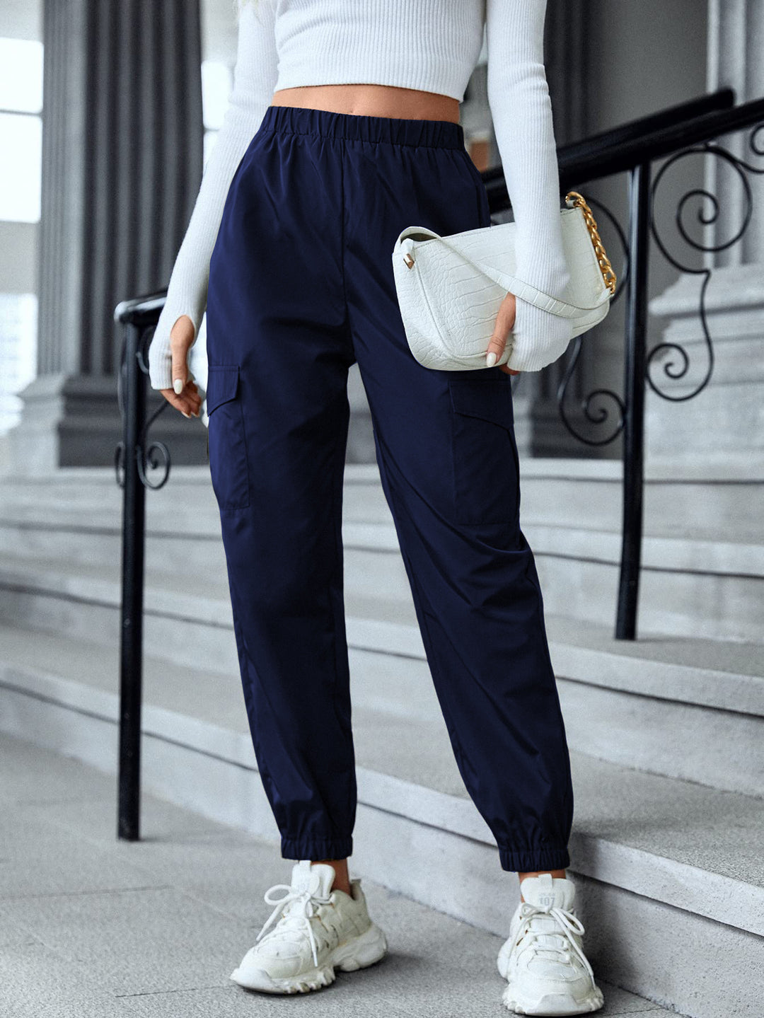 Damen Cargo-Hose im sportiven Design mit elastischem Bund und praktischen Taschen R&B