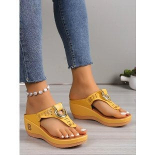 Damen Wedge-Sandalen mit dekorativem Ring-Detail R&B