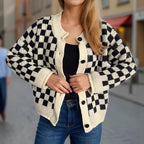 Damen Grobstrickjacke mit modernem Karomuster und praktischen Knopfdetails R&B