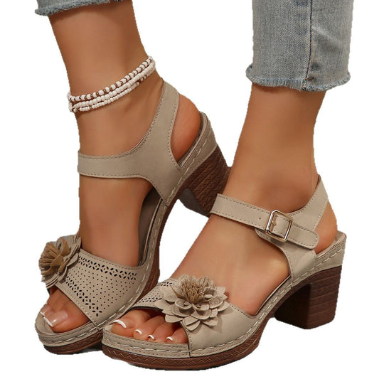 Damen Plateau-Sandalen mit floralen Akzenten und rutschfester Sohle R&B