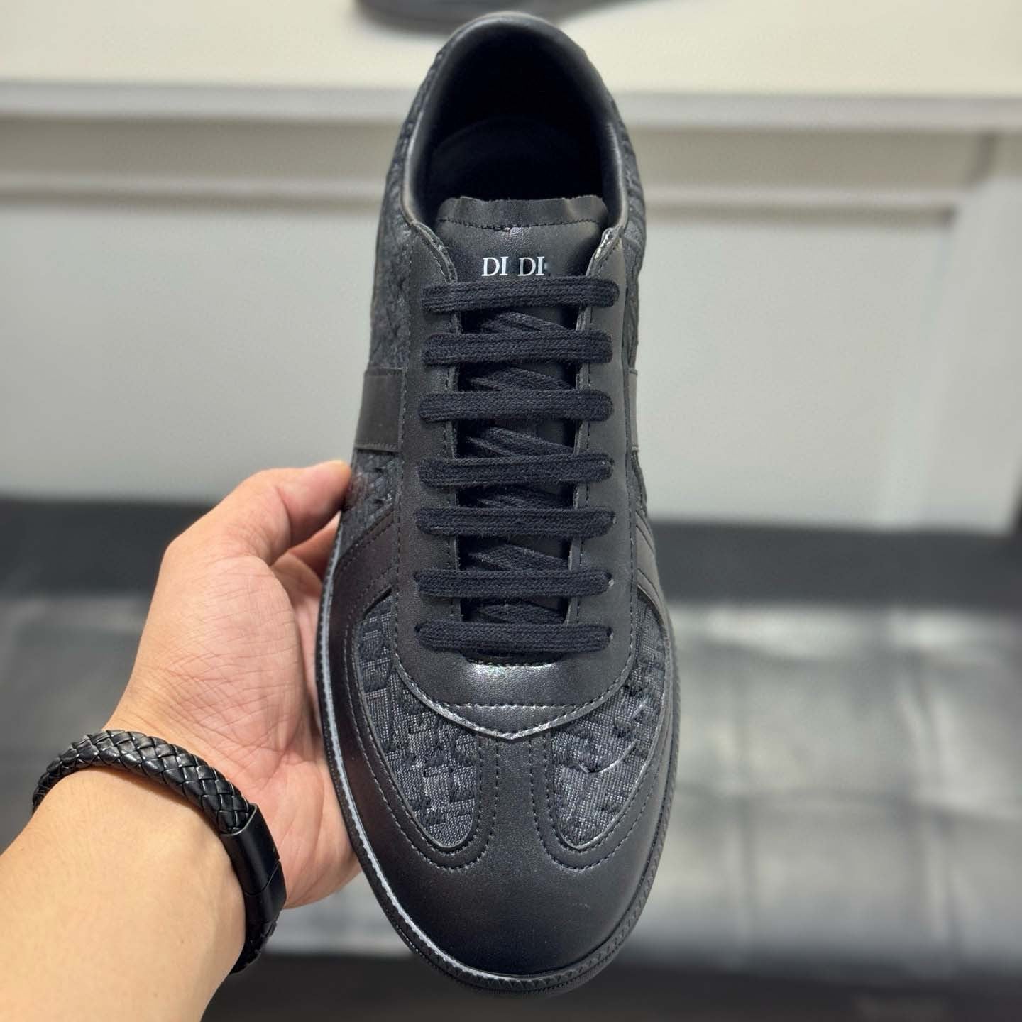 Damen Sneakers aus hochwertigem Leder mit elegantem Muster und rutschfester Sohle R&B