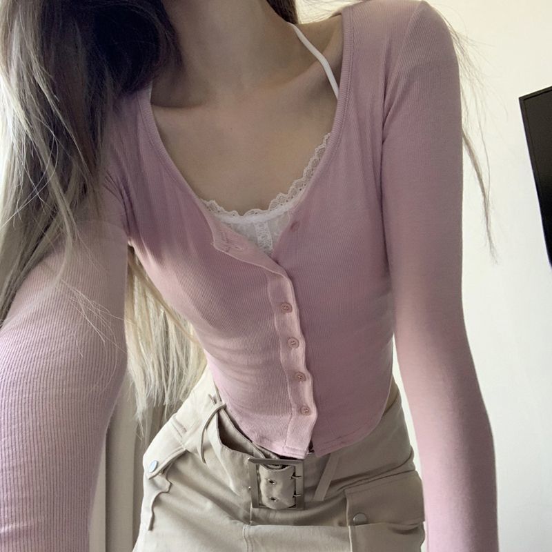 Damen Cropped Langarmshirt mit verspieltem Knopfleisten-Design und raffinierten Trägerdetails R&B
