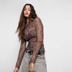 Damen nan figurnahes Netz-Longsleeve mit Leopardenmuster und seitlicher Raffung R&B
