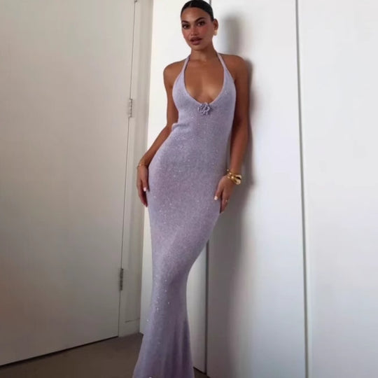 Damen Skulpturales Maxikleid mit tiefem V-Ausschnitt und dekorativem Blumenakzent R&B