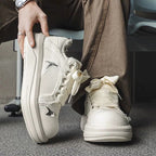 Damen Hochwertige Sneaker mit innovativer Schnürdetails und bequemer Dämpfung