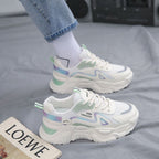 Damen Sportliche Sneakers mit innovativer Dämpfung und futuristischem Design