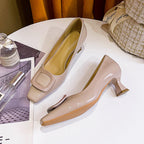 Damen elegante Pumps mit schickem Schmuckdetail und komfortablem Absatz