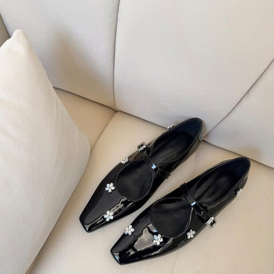 Damen Ballerina-Schuhe mit floralem Schmuckdetail und elegantem Riemendesign R&B