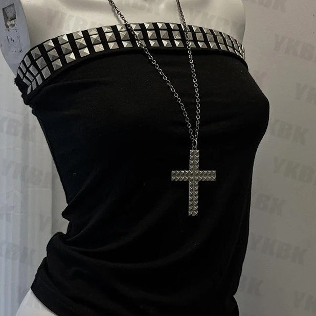 Damenrock mit spitzem Design und Nietenbesatz R&B