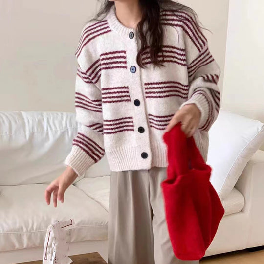 Damen modische Strickjacke mit feiner Streifenstruktur und dekorativen Knöpfen R&B