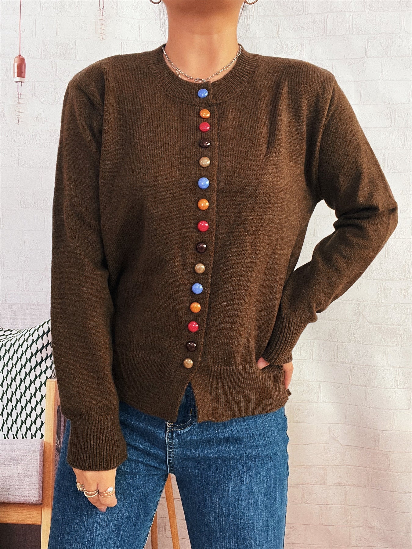 Damen stilvolle Strickjacke mit bunten Knöpfen R&B