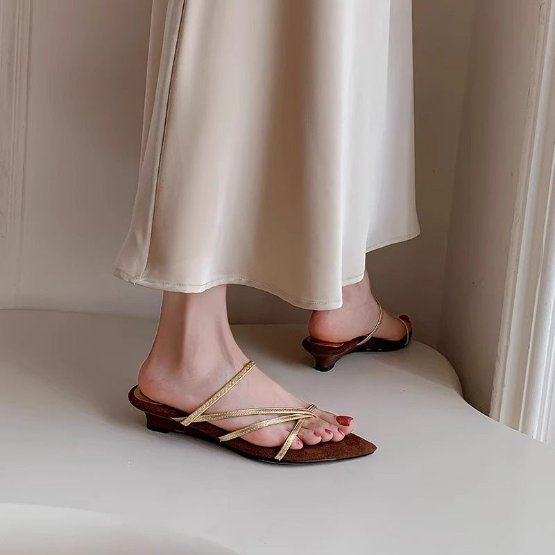Damen elegante flache Sandalen mit geschwungenem Riemendesign R&B