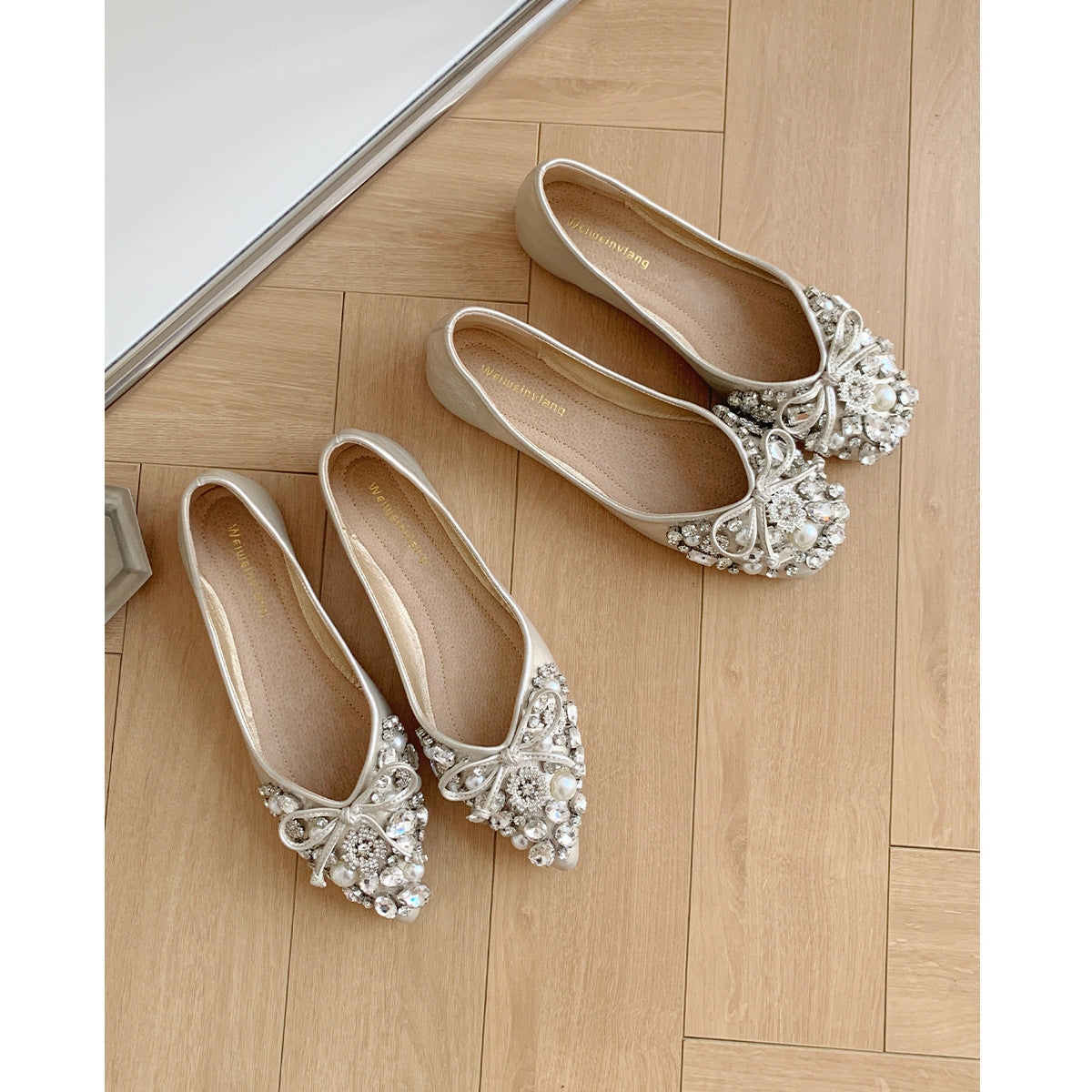 Damen Ballerinas mit funkelndem Strassbesatz und eleganter Schleife