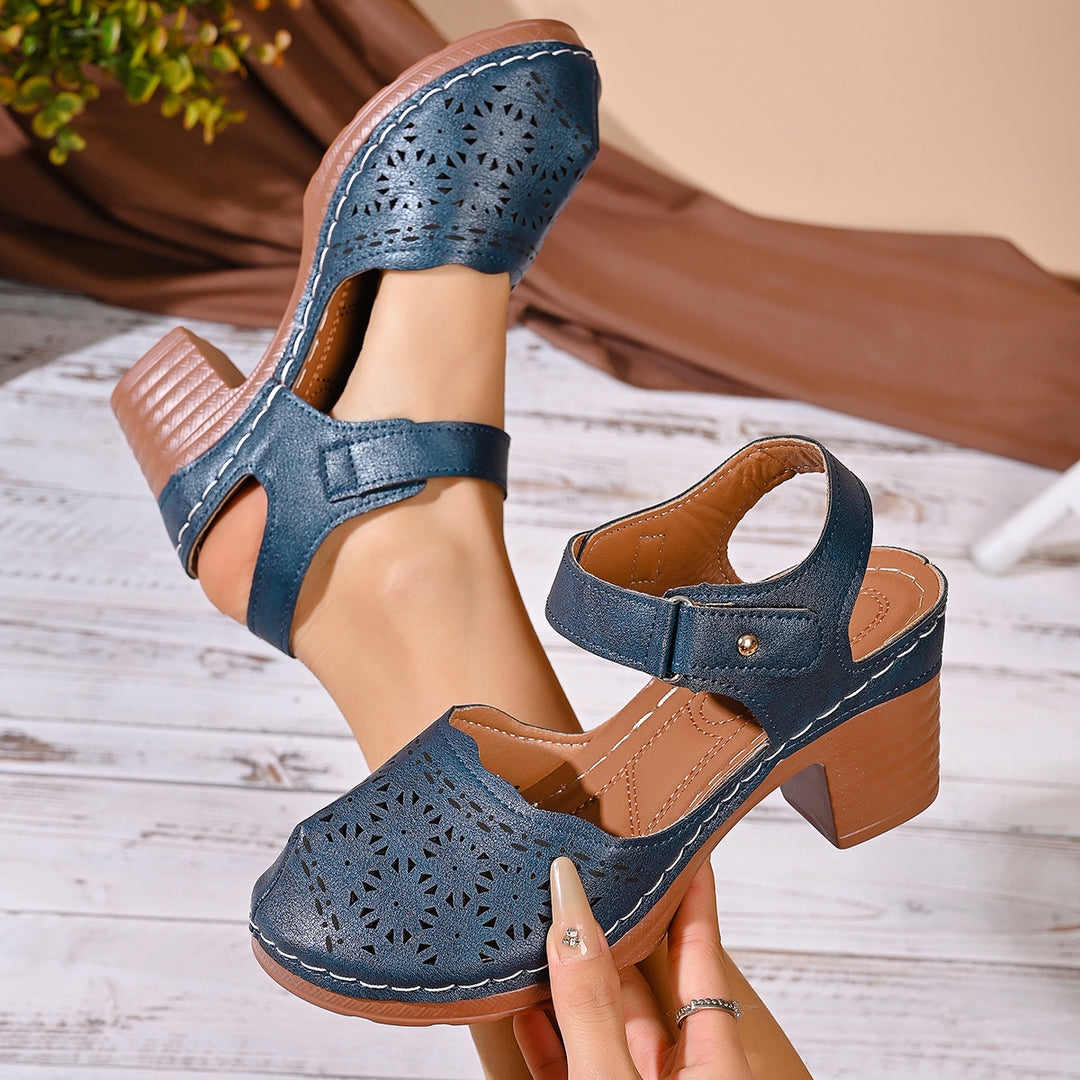 Damen Riemchen-Pantoletten mit filigranem Muster und bequemem Blockabsatz R&B