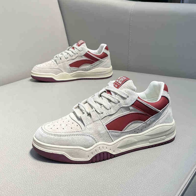 Damen Sportliche Sneaker mit hochwertigem Wildleder und dämpfender Sohle R&B