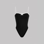 Damen eleganter Badeanzug mit Spitzenrand und Trägern R&B