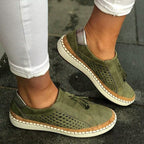 Damen Sneakers mit perforierter Oberfläche und dekorativen Quasten R&B