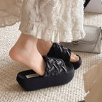 Damen Komfortable Slide-Pantoletten mit geflochtenem Design EB