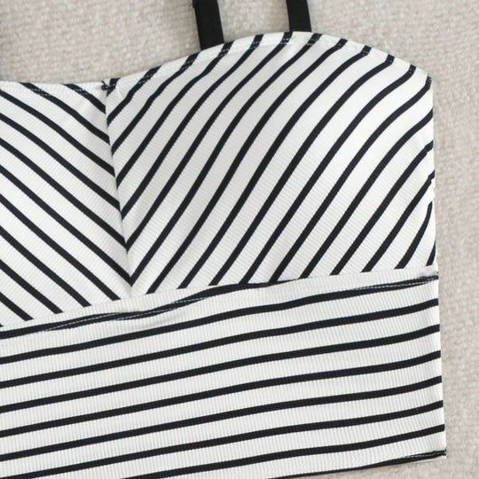 Damen Hochgeschnittener Bikini mit gestreiften Crop-Oberteil R&B