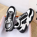 Damen Sportliche Sneakers mit robustem Profil und modischer Schnürung R&B