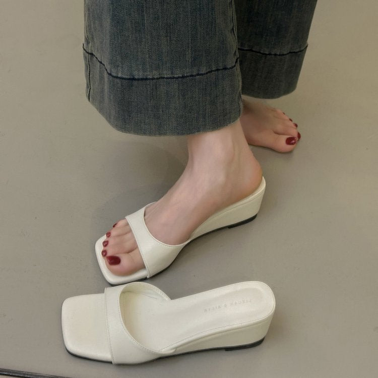 Damen Plateau-Pantoletten mit modischem Design und komfortabler Profilsohle R&B