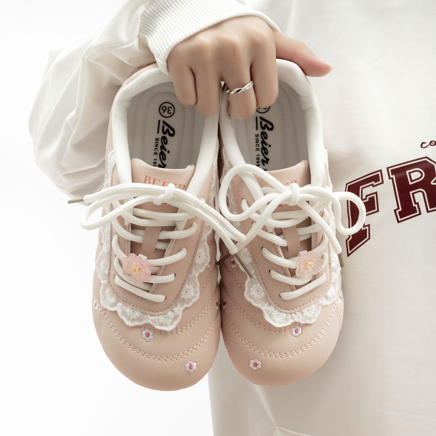 Damen Sneakers mit verspieltem Blumen-Muster und rutschfester Sohle