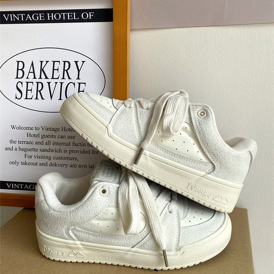 Damen lässige Sneakers mit atmungsaktiver Mesh-Oberfläche und seitlichen Perforationen R&B